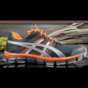 ASICS Gel Blur 33, men’s size 11.